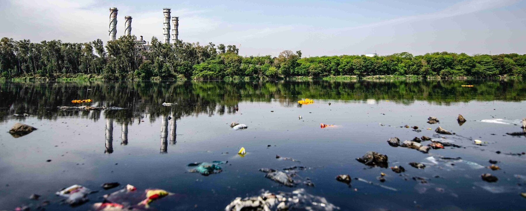 water pollution by fast fashion industory